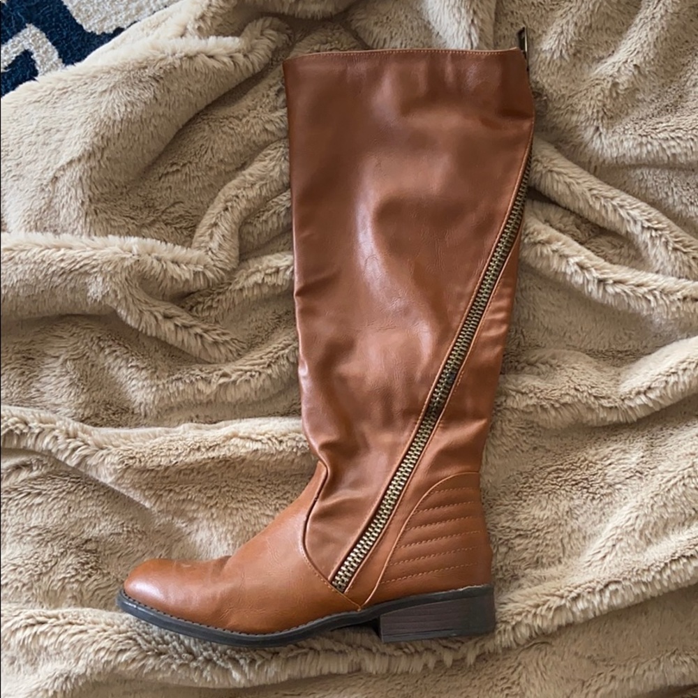 Cognac boots